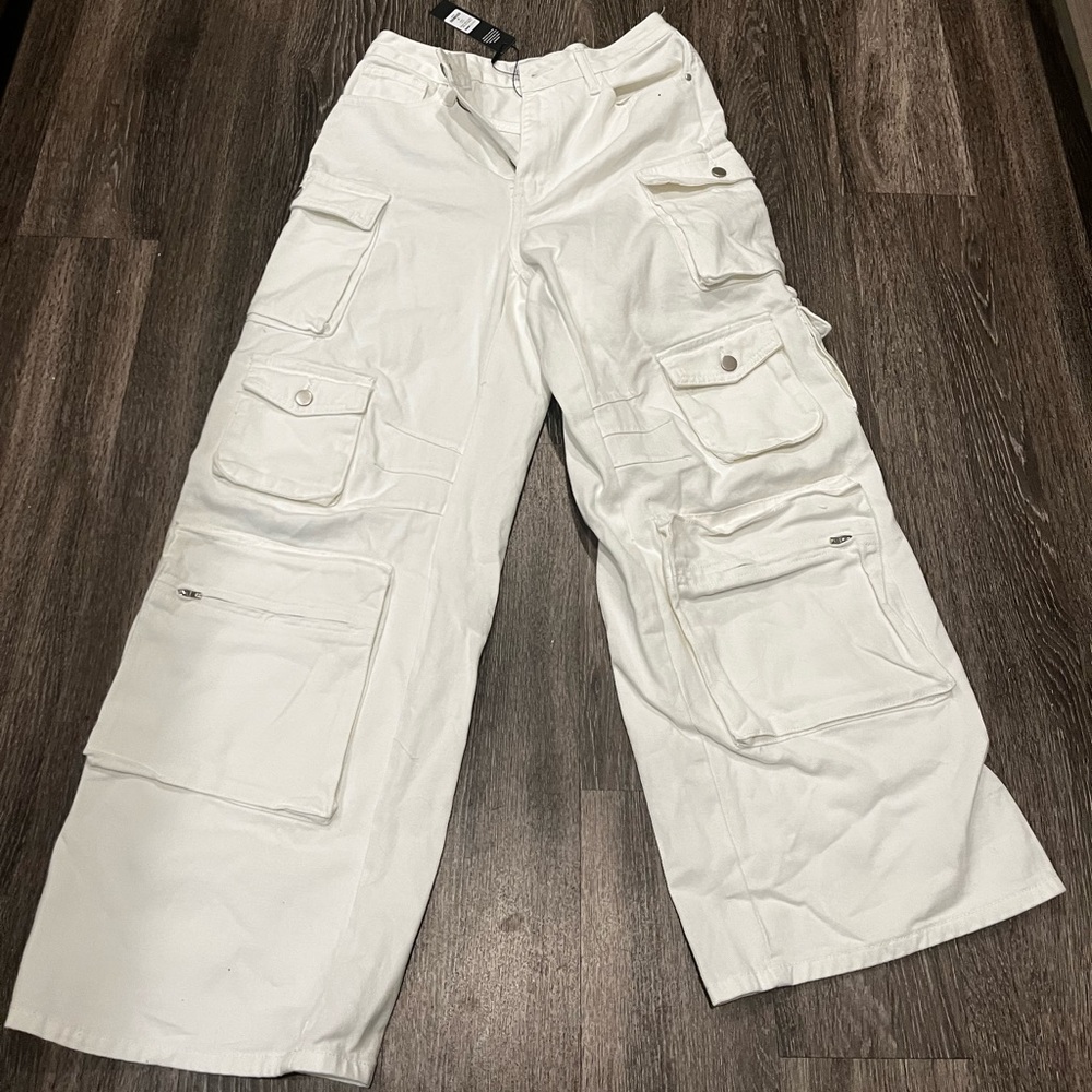 New White cargo pants